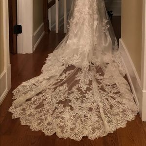 Beautiful Martin Thornburg Wedding Gown
